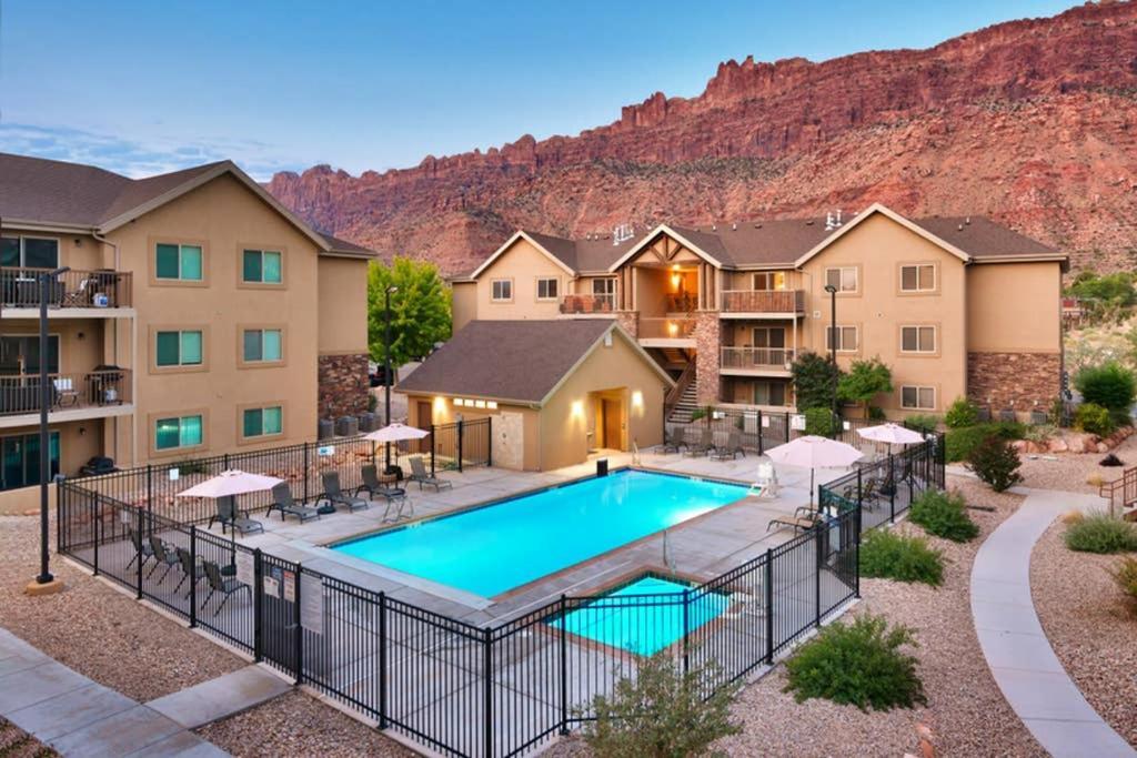 6H Spacious Redcliff Condo, Pool & Hot Tub Moab Exterior foto